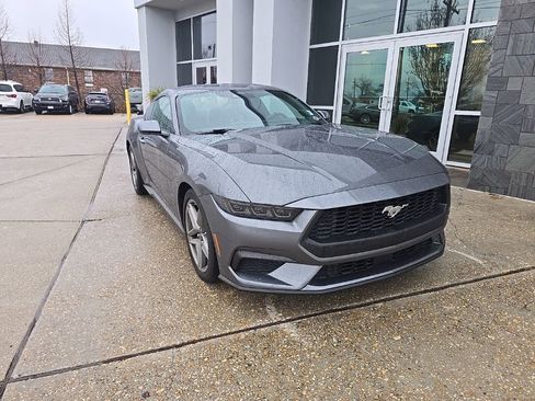 Used 2025 Ford Mustang Premium RWD image 3