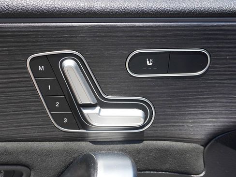 Used 2022 Mercedes-Benz A 220 4MATIC image 40
