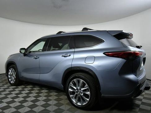Used 2023 Toyota Highlander Limited image 14