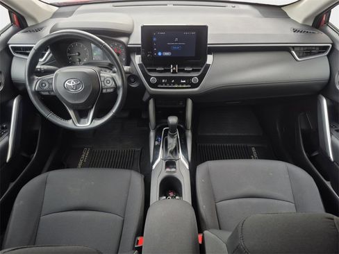 Used 2024 Toyota Corolla Cross LE image 14