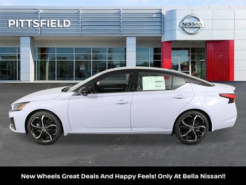 New 2026 Nissan Altima 2.5 SR w/ SR Premium Package FWD image 7