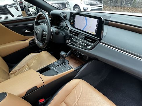 Used 2022 Lexus ES 300h Ultra Luxury image 49