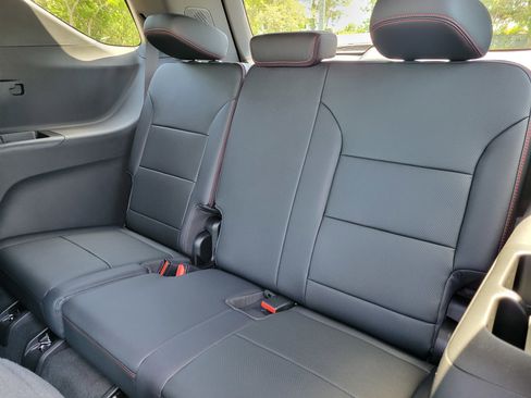 New 2026 Chevrolet Traverse RS FWD image 38