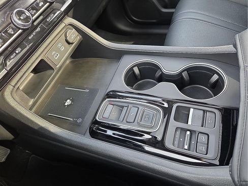 Used 2023 Honda Pilot Elite image 25