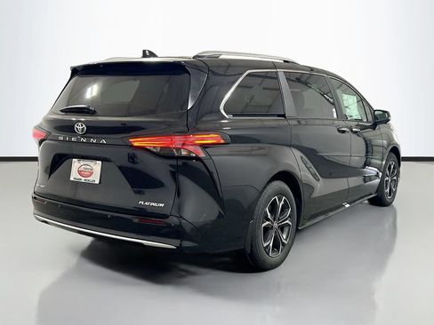 New 2026 Toyota Sienna Platinum AWD/4WD image 4