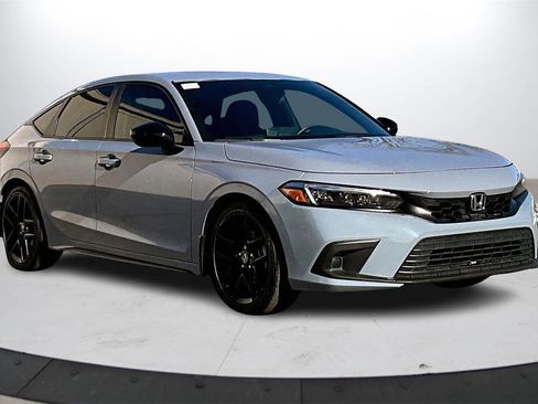 Used 2023 Honda Civic Sport image 2