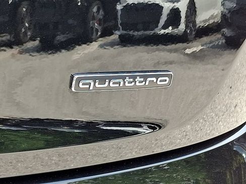 Certified 2025 Audi Q5 2.0T Premium Plus w/ Premium Plus Package AWD/4WD image 32
