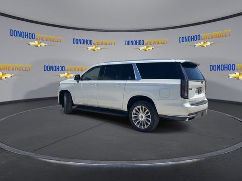 Used 2023 Cadillac Escalade ESV Premium Luxury RWD image 9