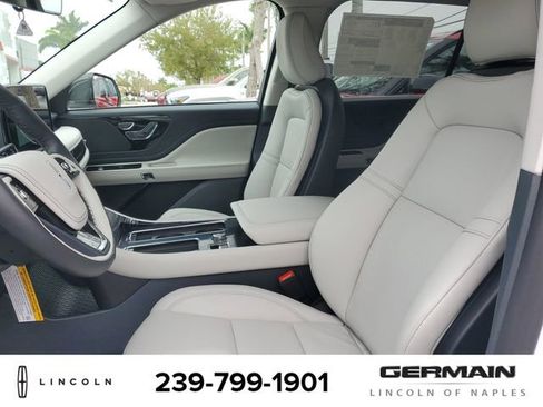 New 2026 Lincoln Aviator Premiere image 18