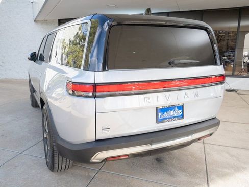 Used 2024 Rivian R1S Adventure image 5