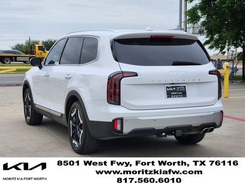 Used 2024 Kia Telluride EX w/ EX Captain's Chair Package FWD image 6