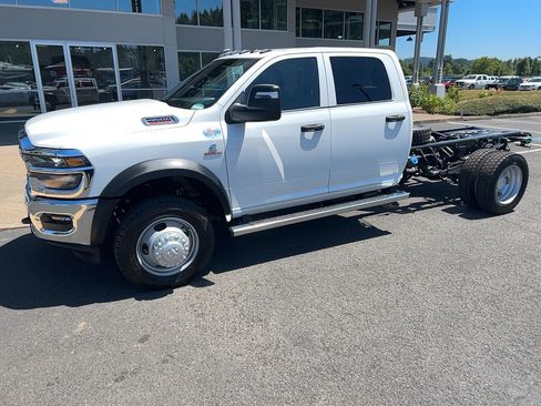 New 2026 RAM 4500 Tradesman w/ Chrome Appearance Group AWD/4WD image 2