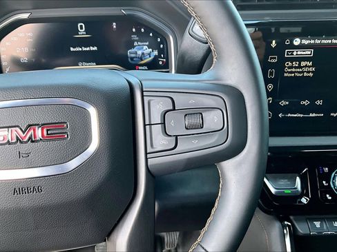 Used 2025 GMC Sierra 2500 AT4 w/ AT4 Premium Plus Package AWD/4WD image 25