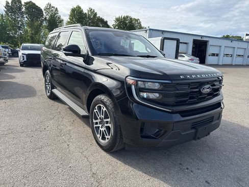 Used 2025 Ford Expedition Active AWD/4WD image 5