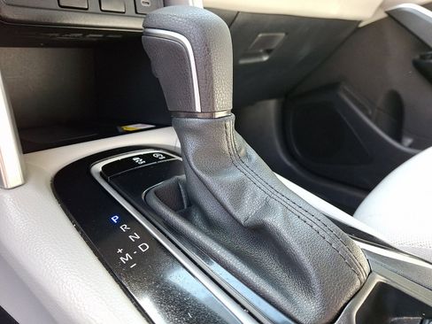 Used 2023 Toyota Corolla Cross LE image 15