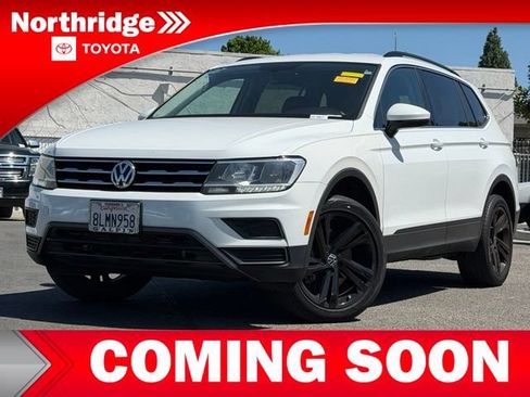 Used 2019 Volkswagen Tiguan SE FWD image 2