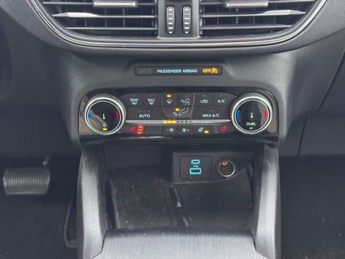 Used 2022 Ford Escape Titanium w/ Titanium Elite Package image 18