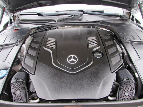 Used 2018 Mercedes-Benz S 560 Sedan image 28