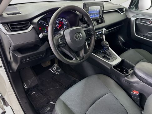 Used 2022 Toyota RAV4 XLE w/ Convenience Package FWD image 23