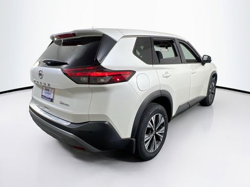 Used 2021 Nissan Rogue SV image 5