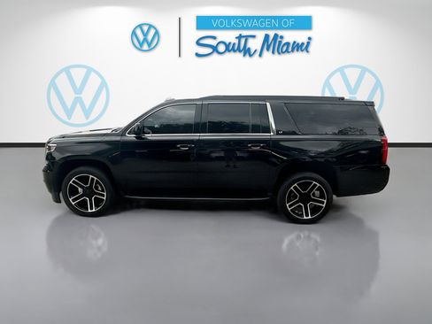 Used 2020 Chevrolet Suburban LT w/ Luxury Package RWD image 4