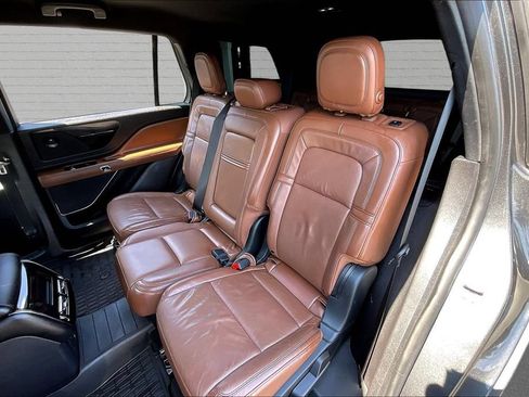 Used 2020 Lincoln Aviator Reserve w/ Elements Package Plus AWD/4WD image 22