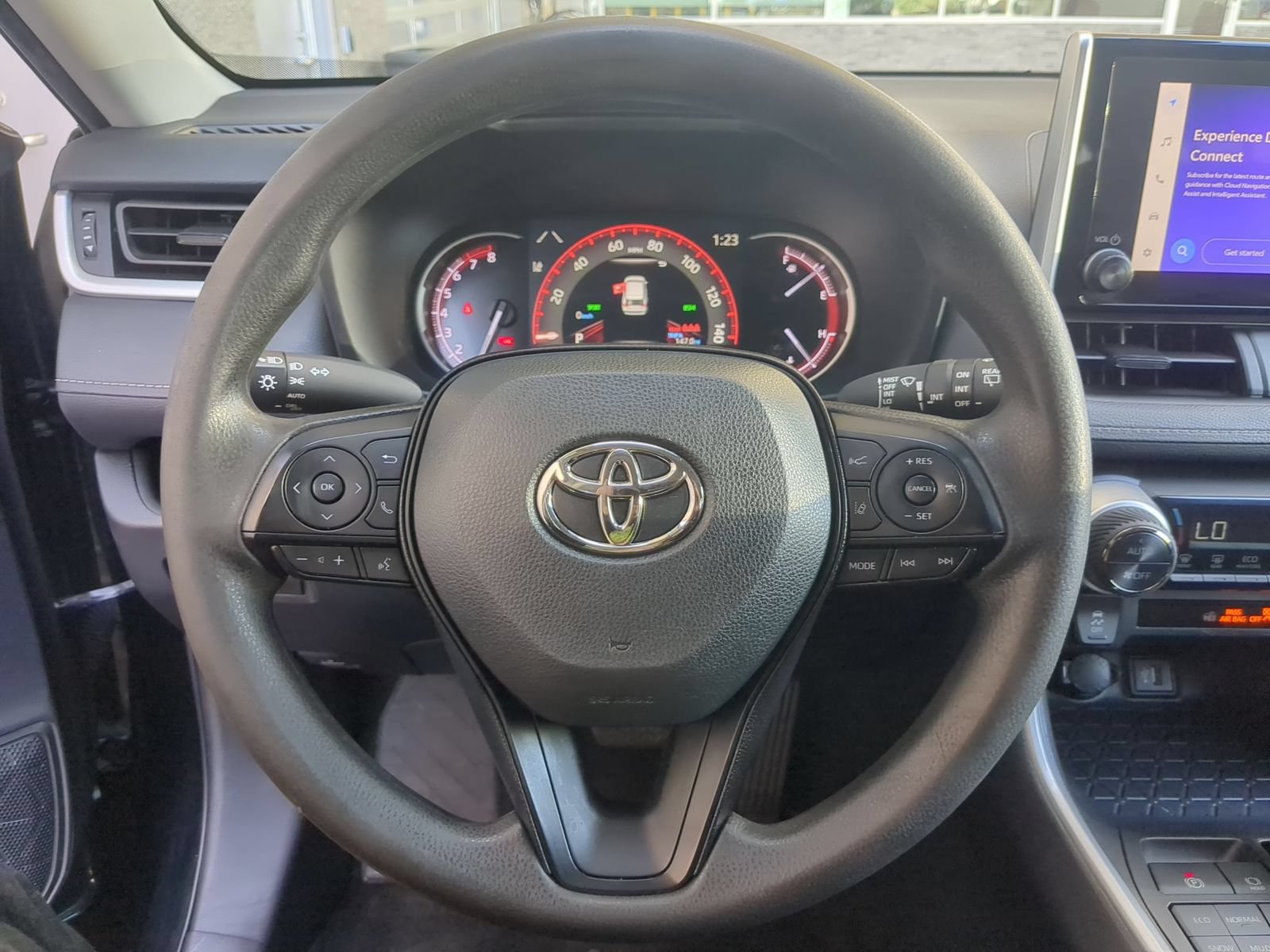 Used 2024 Toyota RAV4 XLE AWD/4WD image 15