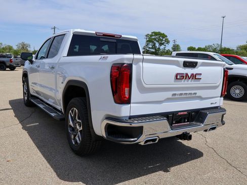 New 2026 GMC Sierra 1500 SLT image 26