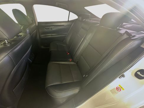 Used 2018 Lexus ES 350 w/ Navigation System Package FWD image 29