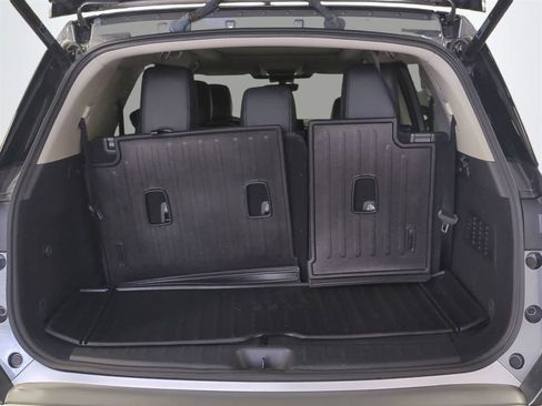 Used 2024 Nissan Pathfinder Platinum AWD/4WD image 14