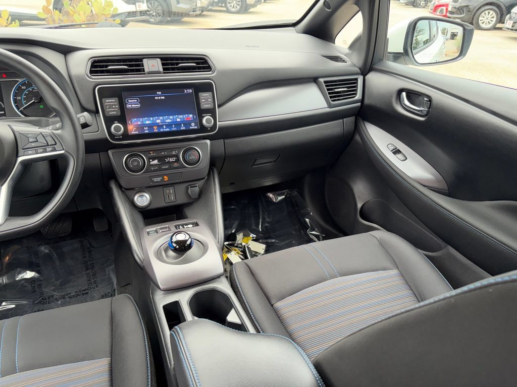 Used 2025 Nissan Leaf S FWD image 23
