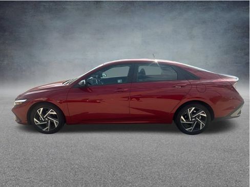 Used 2025 Hyundai Elantra Sport FWD image 6