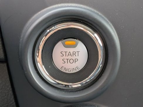 Certified 2024 Nissan Titan SV w/ SV Convenience Package image 23