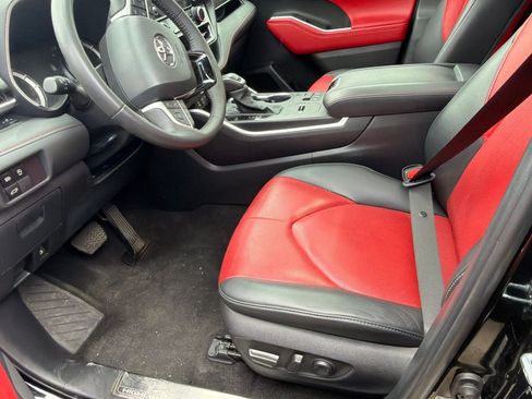 Used 2024 Toyota Highlander XSE FWD image 7