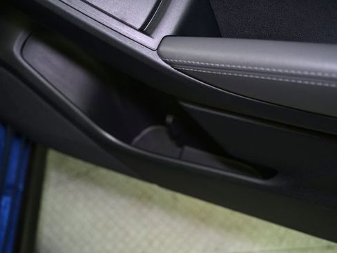 Used 2025 Subaru Crosstrek 2.0i Premium image 55