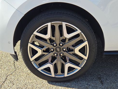 Used 2025 Ford Expedition Platinum w/ Platinum Ultimate Package image 11