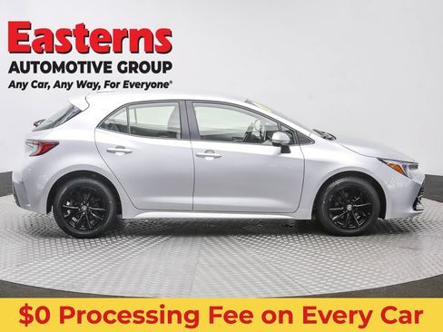 Used 2024 Toyota Corolla SE w/ SE Package FWD image 4