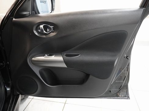 Used 2016 Nissan Juke S image 30