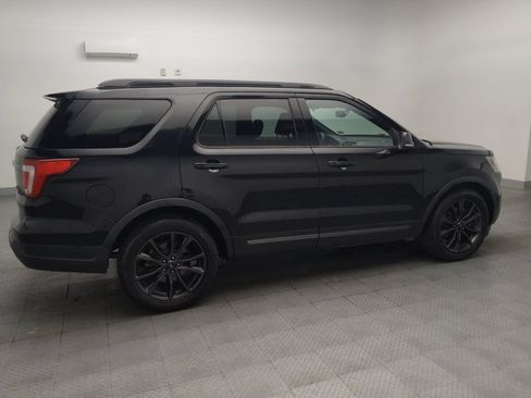 Used 2019 Ford Explorer XLT w/ Equipment Group 202A FWD image 10