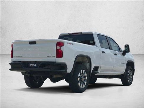 Used 2024 Chevrolet Silverado 2500 Custom w/ Custom Convenience Package AWD/4WD image 5