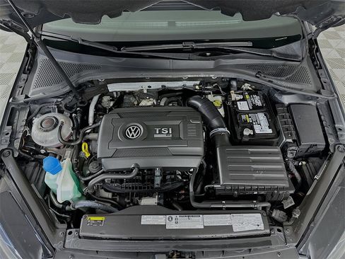 Used 2019 Volkswagen Golf R 4-Door image 29