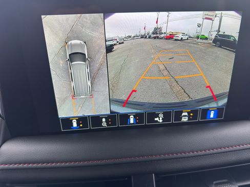 Used 2022 Chevrolet Tahoe RST w/ Sport Performance Package image 26