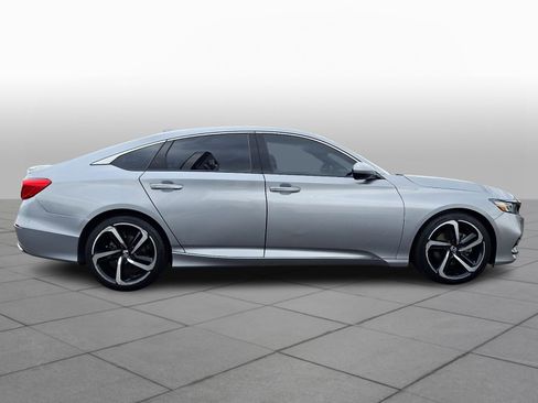 Used 2018 Honda Accord Sport image 8