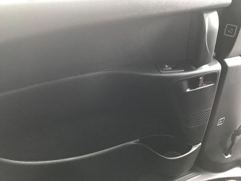 Used 2018 Chrysler Pacifica Touring-L w/ Premium Audio Group image 37