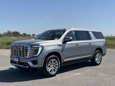 New 2026 GMC Yukon XL Denali w/ Sun & Power Step Package image 8