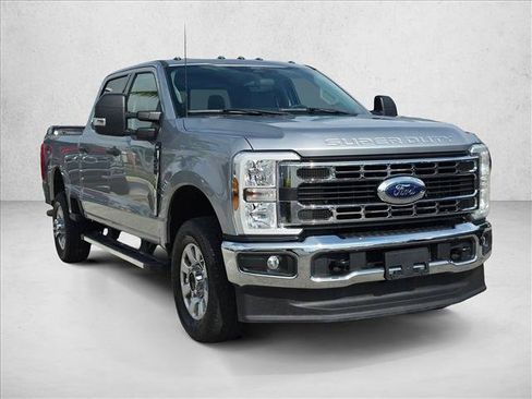 Used 2024 Ford F250 XLT w/ FX4 Off-Road Package AWD/4WD image 3