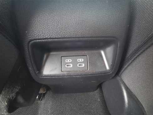 Used 2025 Toyota Corolla LE image 21