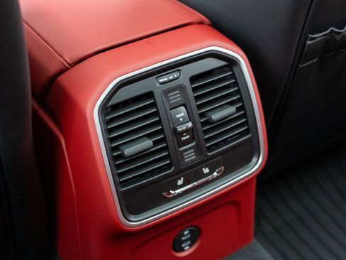 New 2026 Porsche Macan S image 40