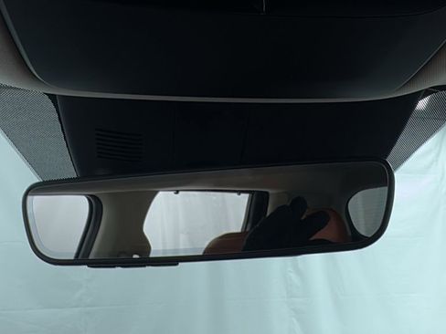 New 2026 Kia Carnival EX FWD image 32