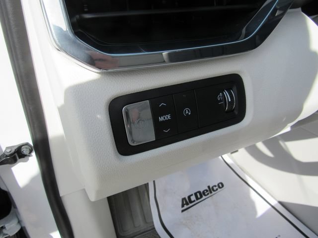 Used 2024 GMC Acadia Denali w/ Super Cruise Package FWD image 16